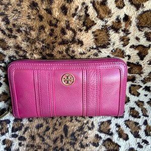 Tori Burch wallet